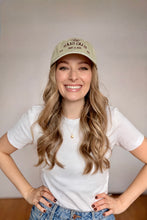 Charger l'image dans la galerie, Casquette "The Jeans Club Baie-St-Paul" - Beige
